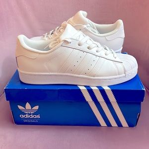 Adidas Sneakers